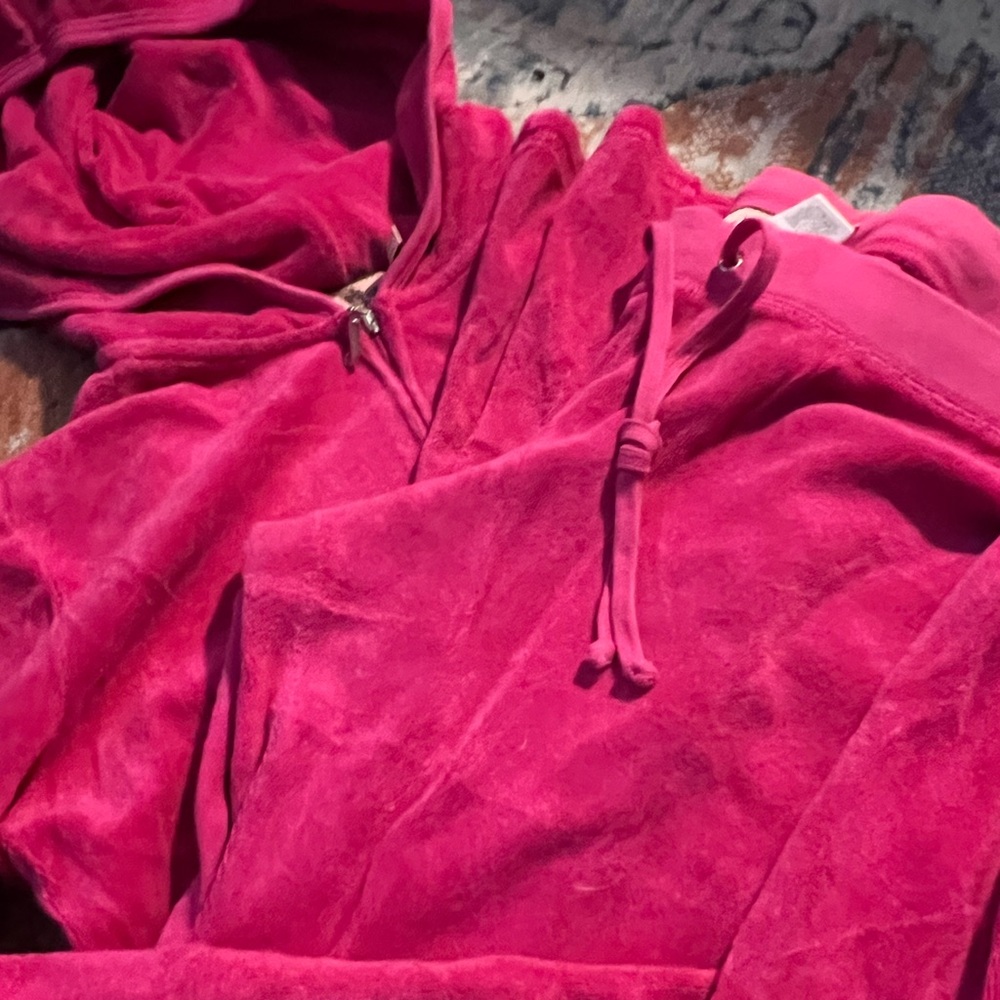 Vintage juicy couture full set.  Perfect for any Y2K trendsetter!